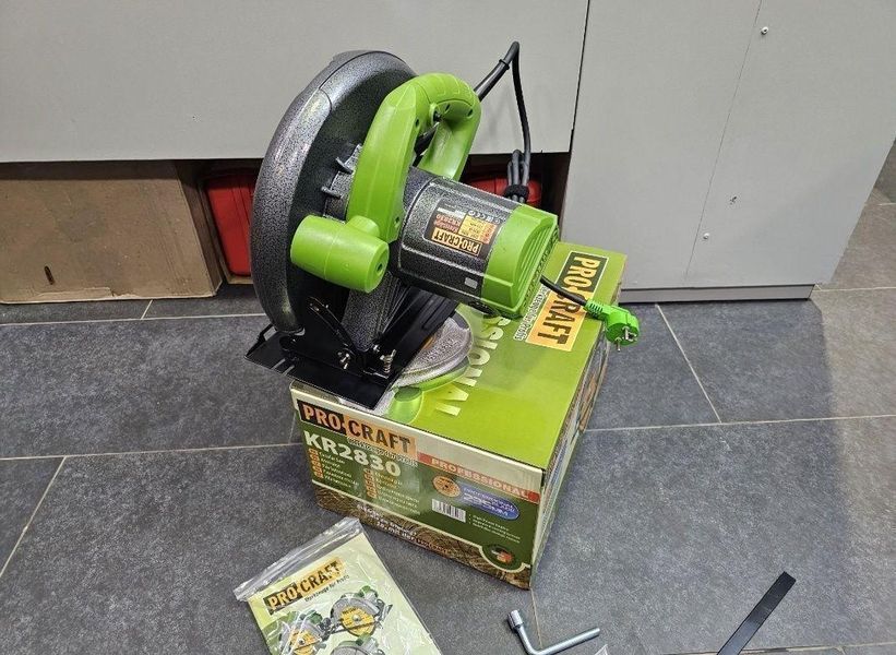 Циркулярна пила PRO-CRAFT KR235/2830 &mdash; 2830 Вт, диск 235 мм, електрична, для дерева, точний косий різ ПК002830 фото